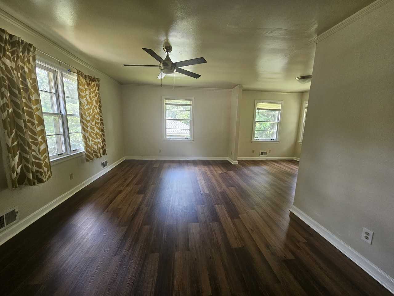 2679 Rollingwood Ln Se - Photo 4 of 17
