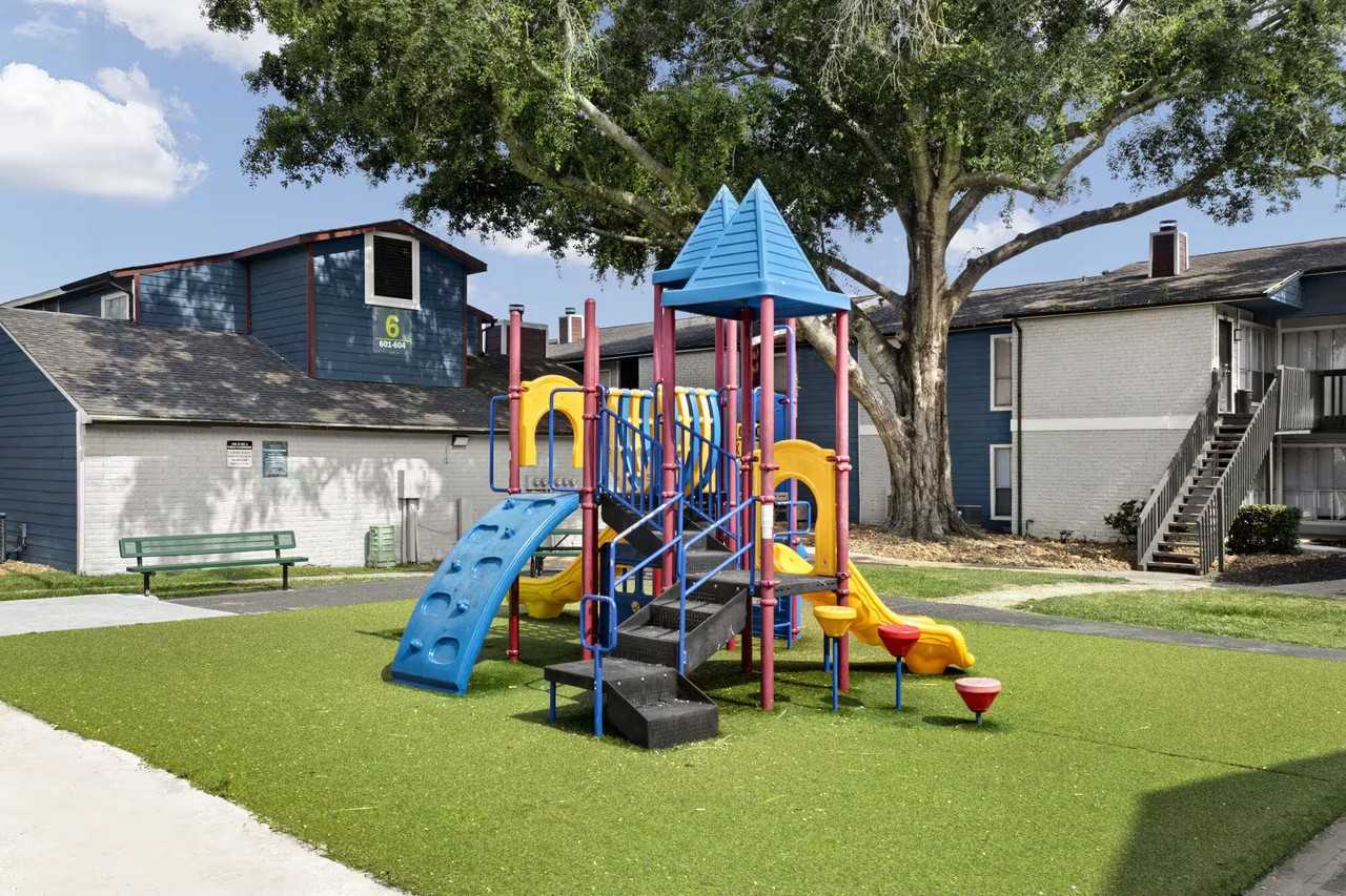Serena Apartments - Photo 3 of 10