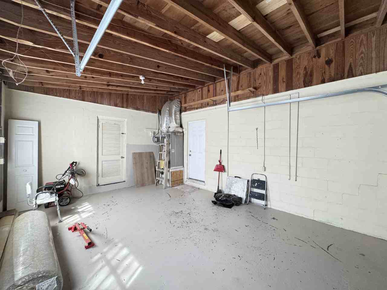 310 Longwood Dr - Photo 6 of 26