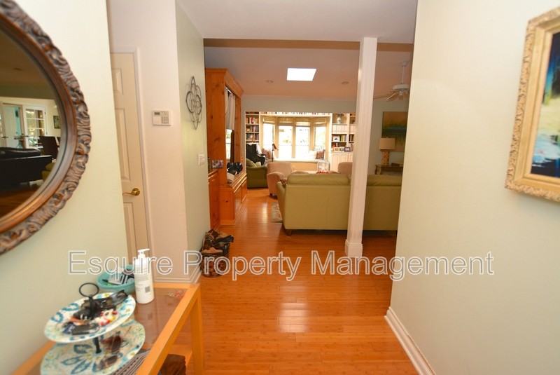 3104 Charlotte St - Photo 2 of 23