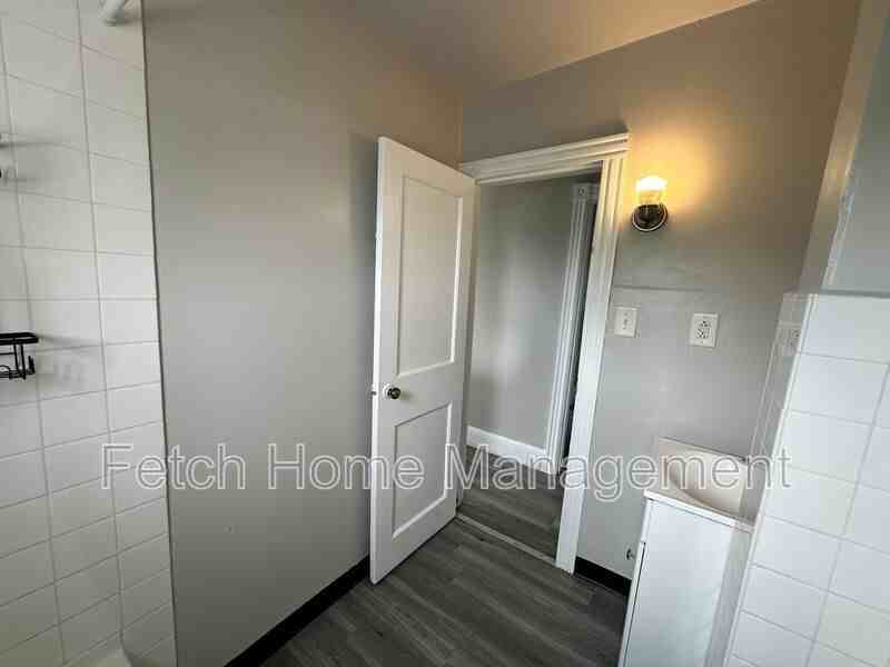 100 Windsor St #3 - Photo 3 of 27