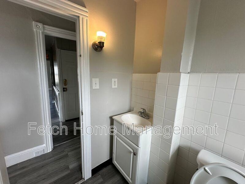 100 Windsor St #3 - Photo 6 of 27