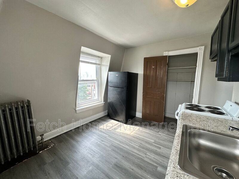 100 Windsor St #3 - Photo 7 of 27
