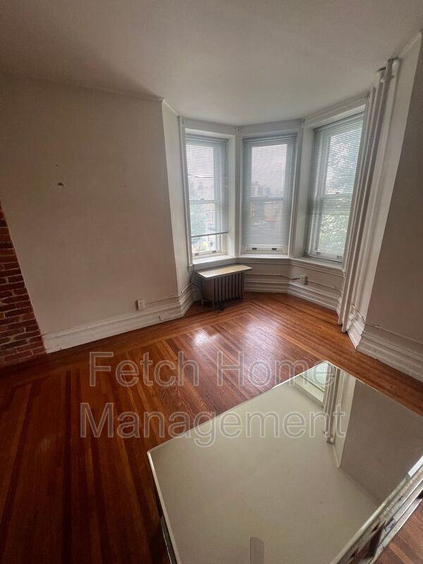 832 N 5th St #2 - Photo 3 of 5
