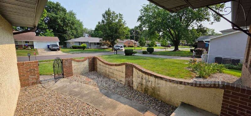 53 Carriage Dr - Photo 3 of 27