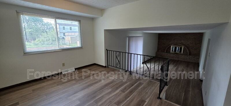 53 Carriage Dr - Photo 7 of 27
