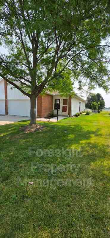 570 Executive Blvd - Photo 3 of 41