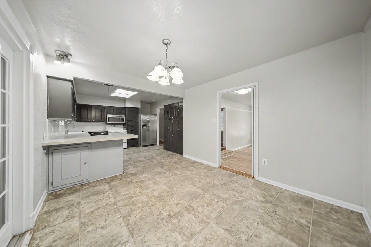 307 Oak St - Photo 7 of 26