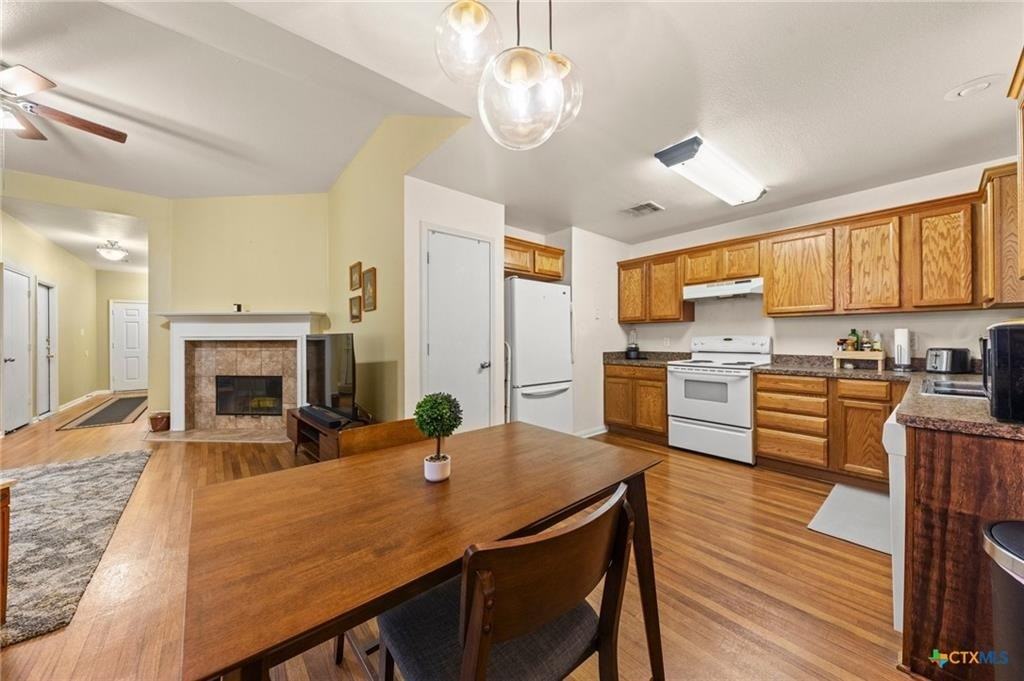 1214 Madison - Photo 4 of 26