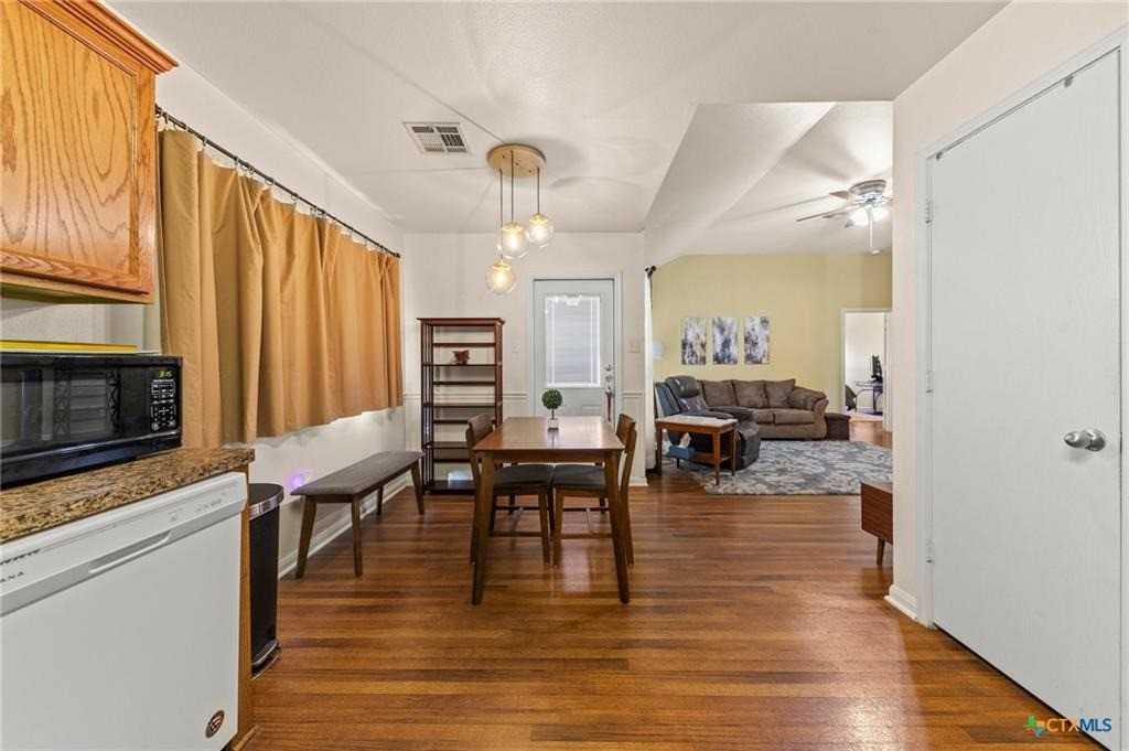 1214 Madison - Photo 5 of 26