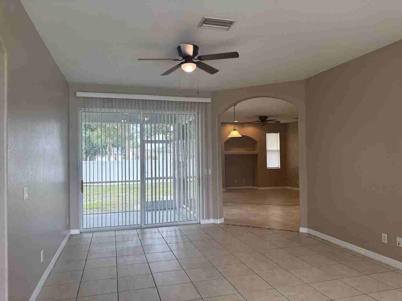 3074 Brampton Ter - Photo 4 of 22