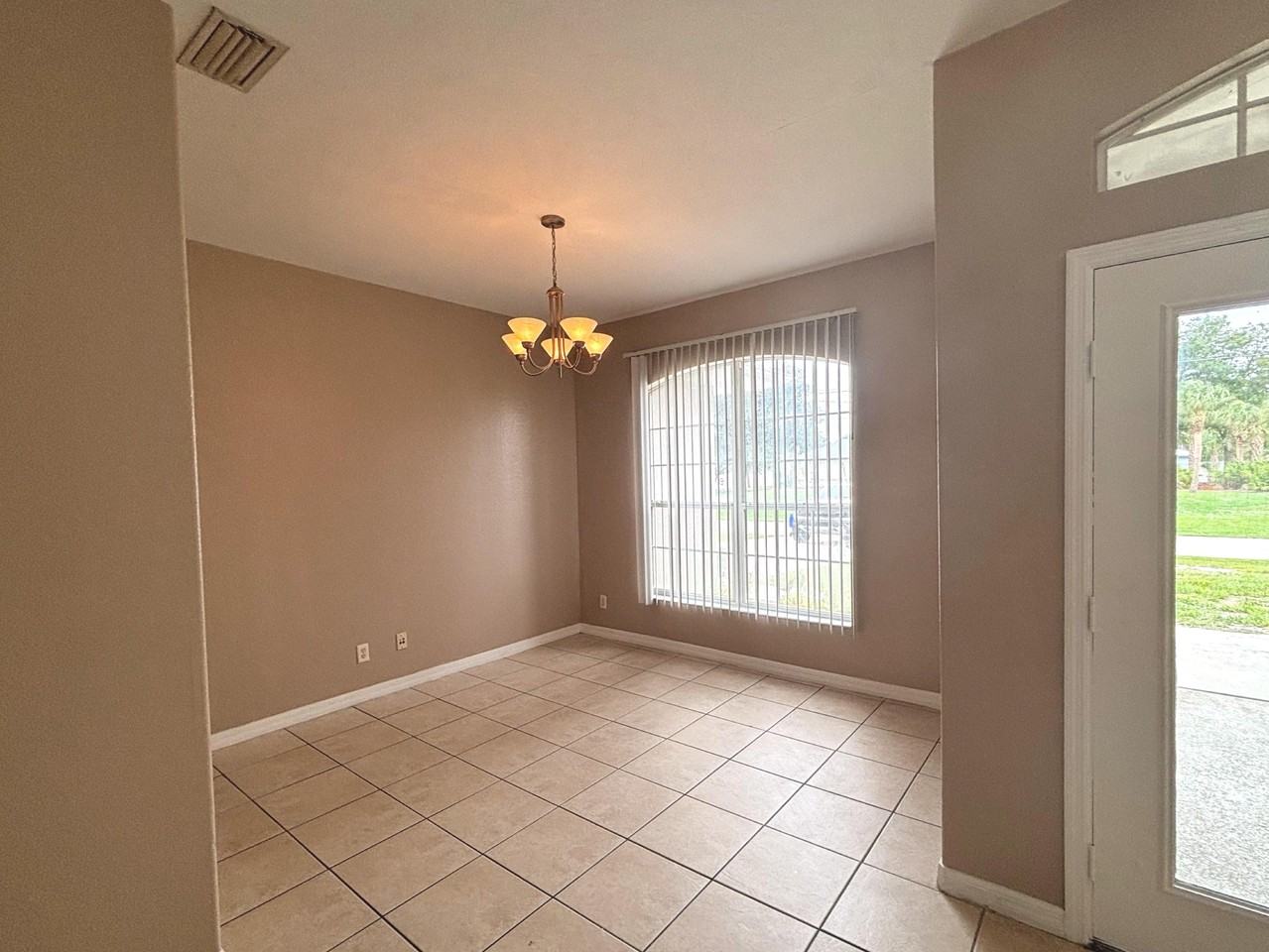 3074 Brampton Ter - Photo 6 of 22