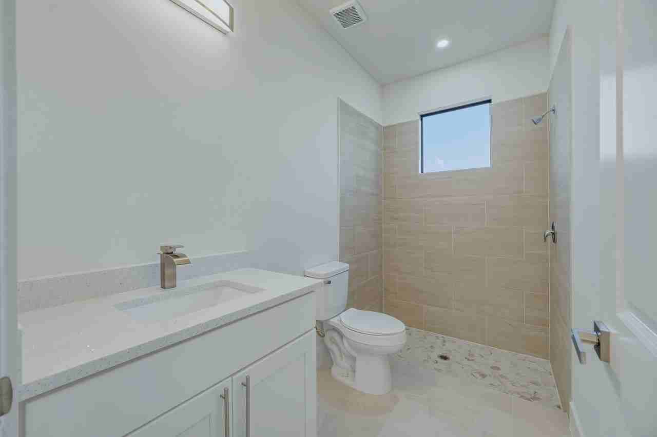 4816 30th St Sw - Photo 5 of 16