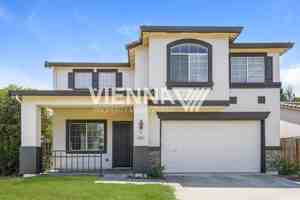 featured image of 493 Silverhorn Dr