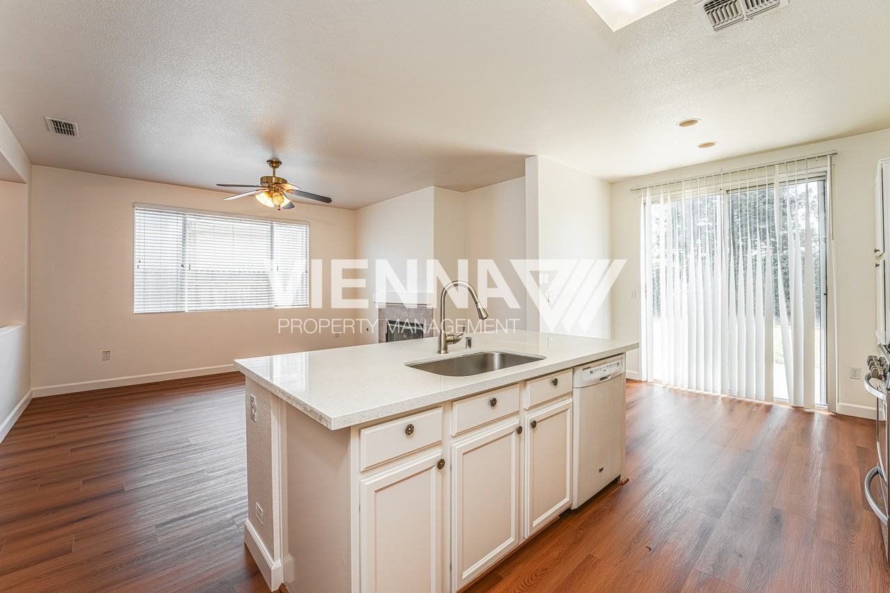 493 Silverhorn Dr - Photo 6 of 46