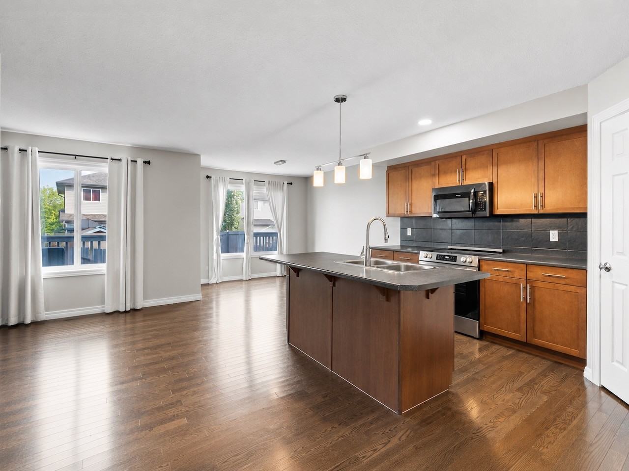 158 Cranston Pl - Photo 3 of 13