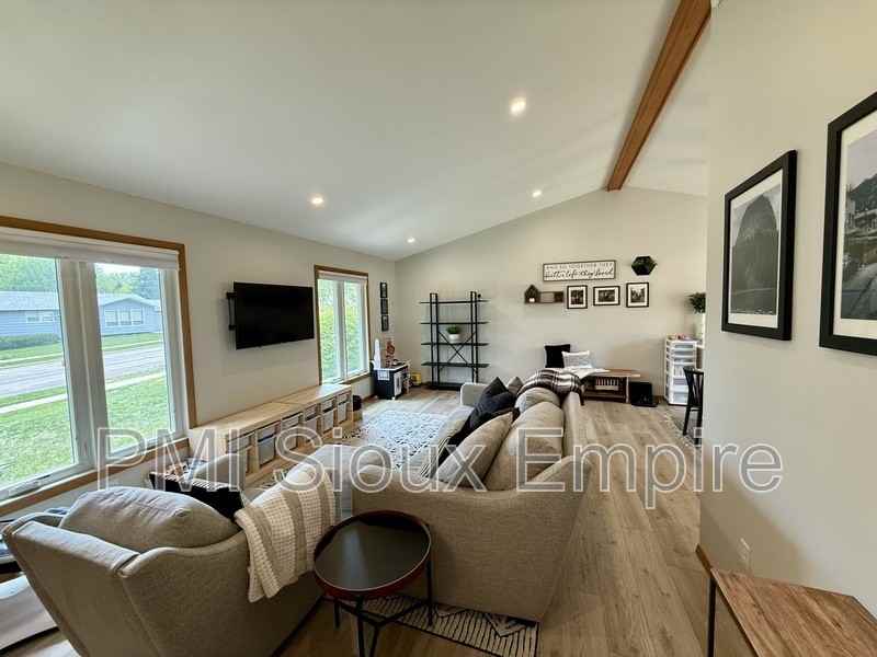 5900 W 28th St - Photo 4 of 15