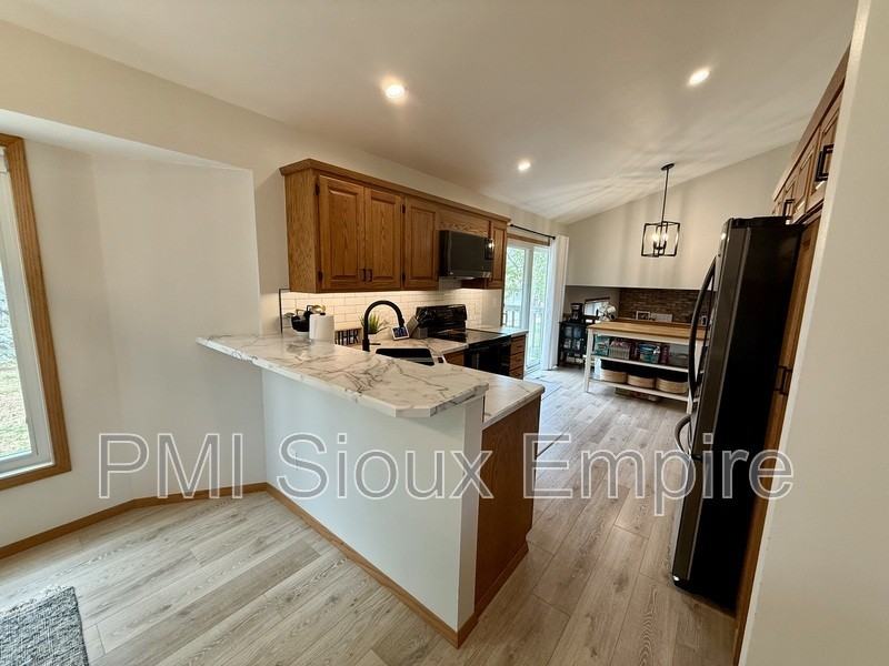 5900 W 28th St - Photo 6 of 15