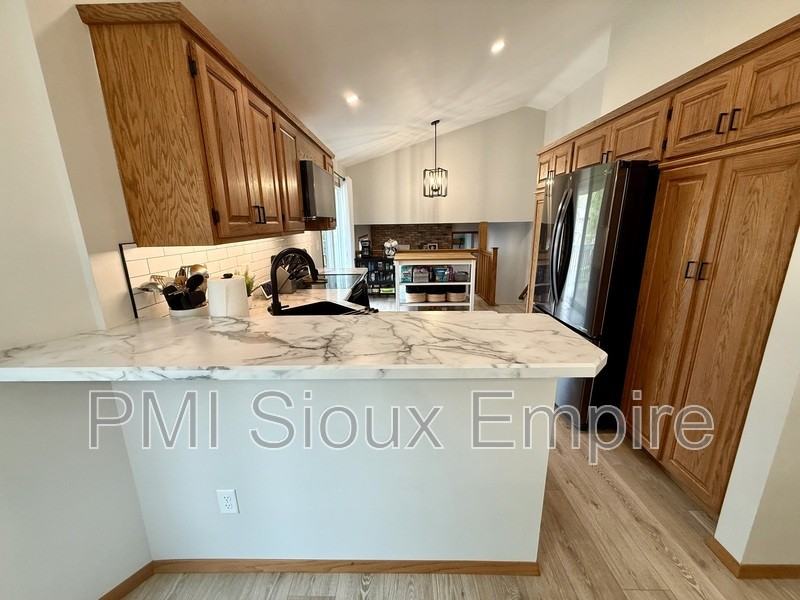 5900 W 28th St - Photo 7 of 15