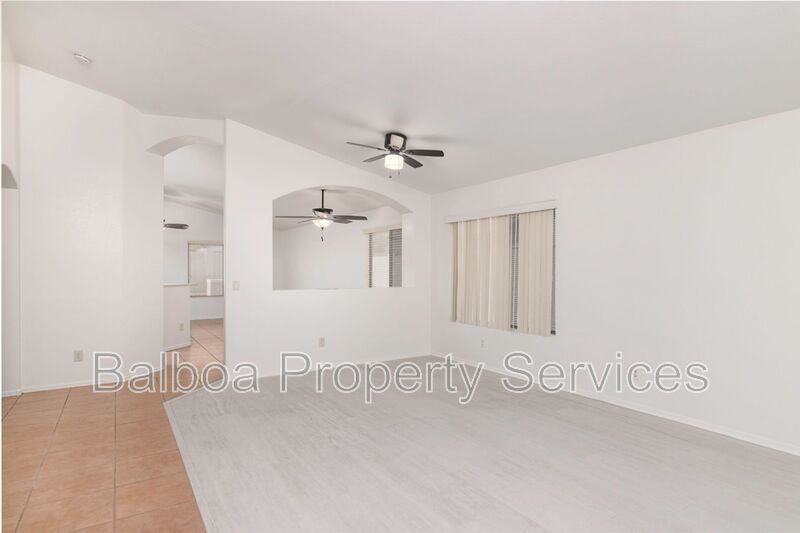 537 E Appaloosa Rd - Photo 3 of 18
