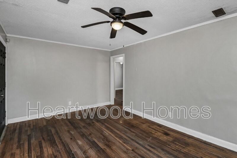 3300 Margrave Rd #B - Photo 5 of 28