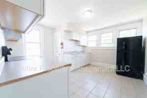 featured image of 220 W Plum St #2nd