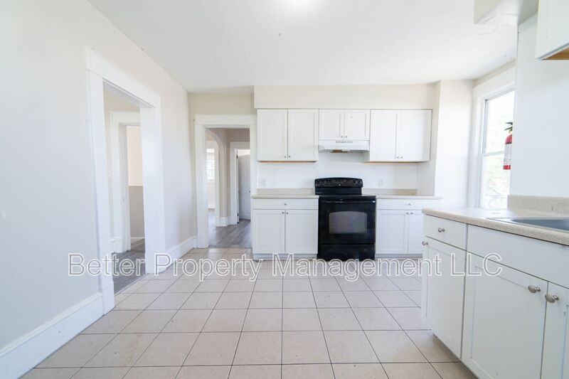 220 W Plum St #2nd - Photo 2 of 10