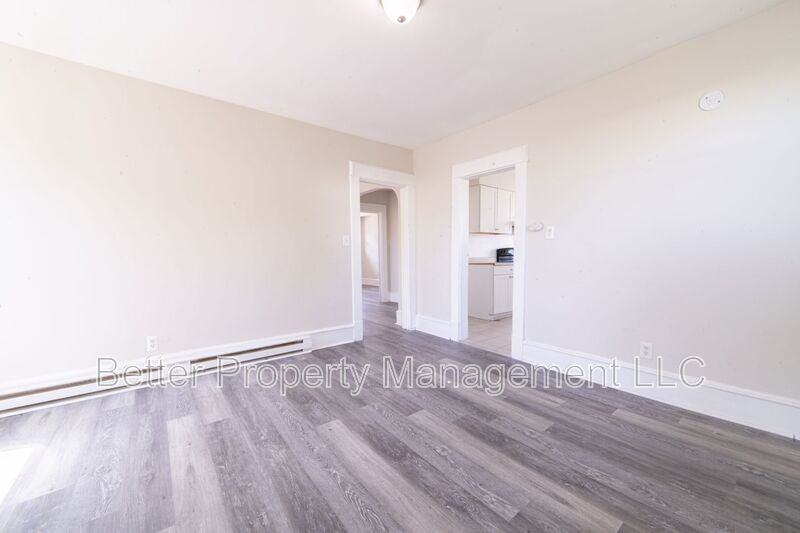 220 W Plum St #2nd - Photo 5 of 10