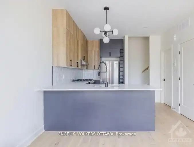 136 Carillon St #A - Photo 4 of 17