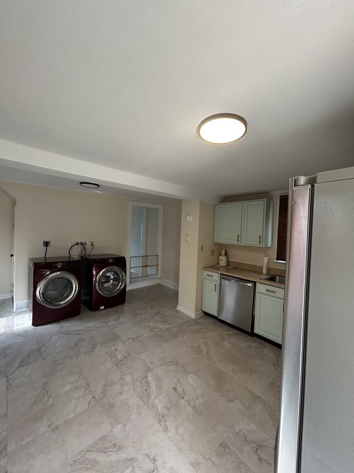 530 Virginia Ave #NA - Photo 3 of 9