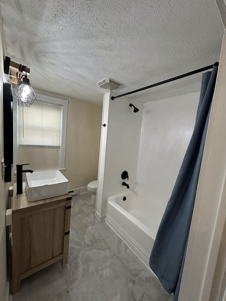 530 Virginia Ave #NA - Photo 4 of 9
