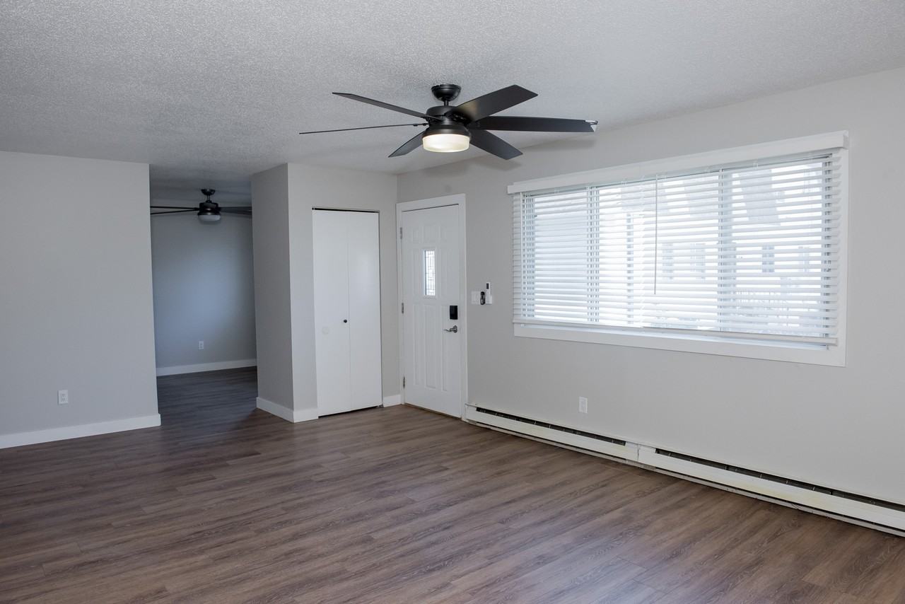 950 5th Ave W - Photo 3 of 20