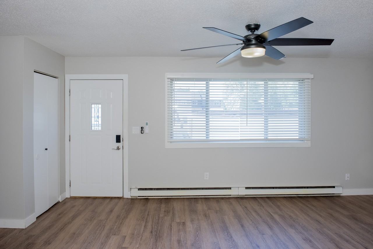950 5th Ave W - Photo 4 of 20