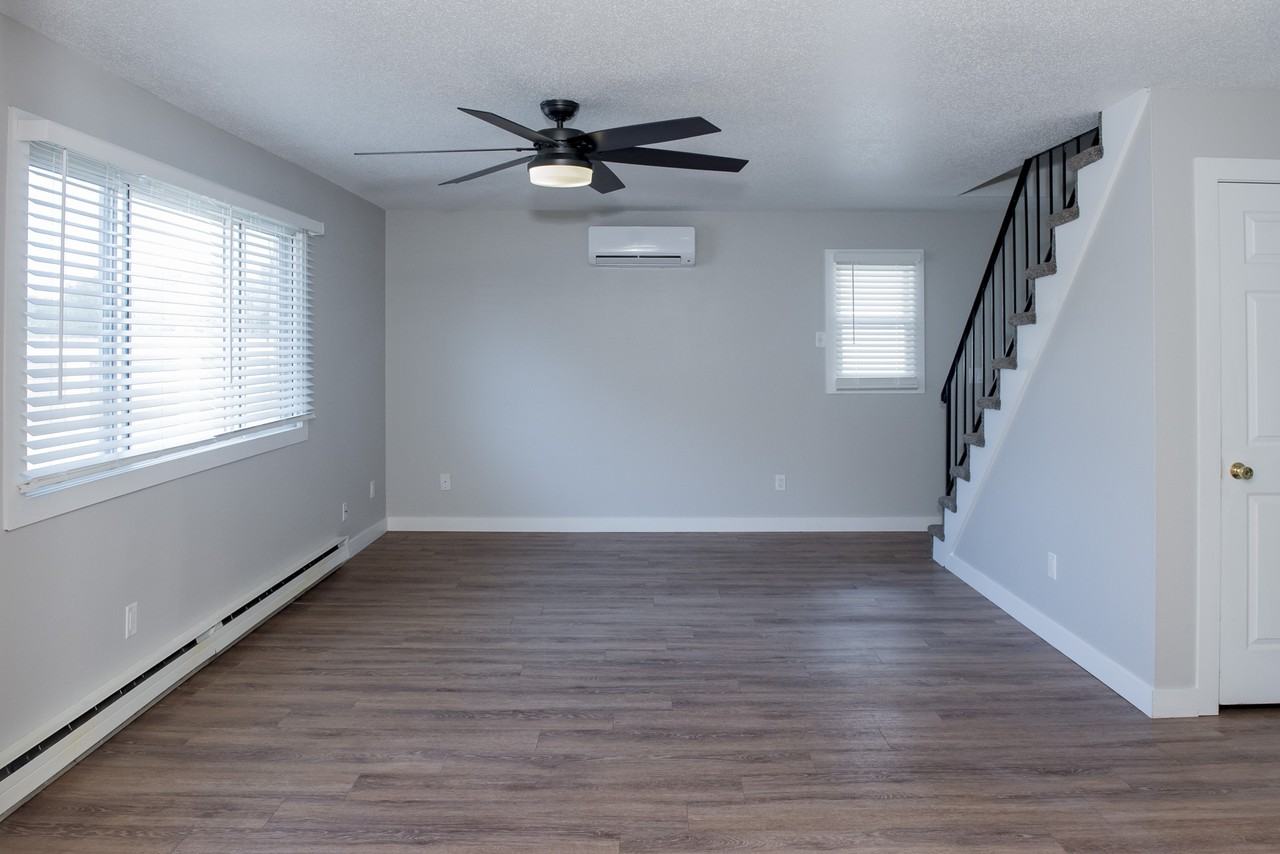 950 5th Ave W - Photo 5 of 20