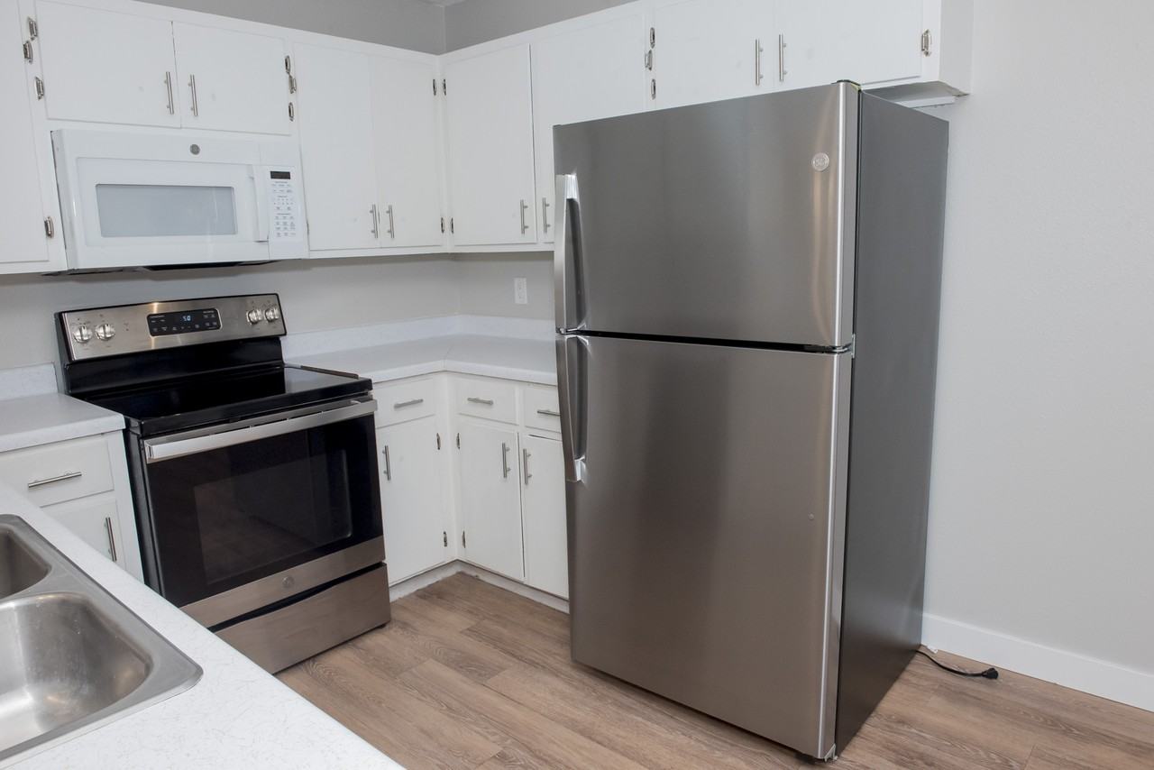 950 5th Ave W - Photo 7 of 20