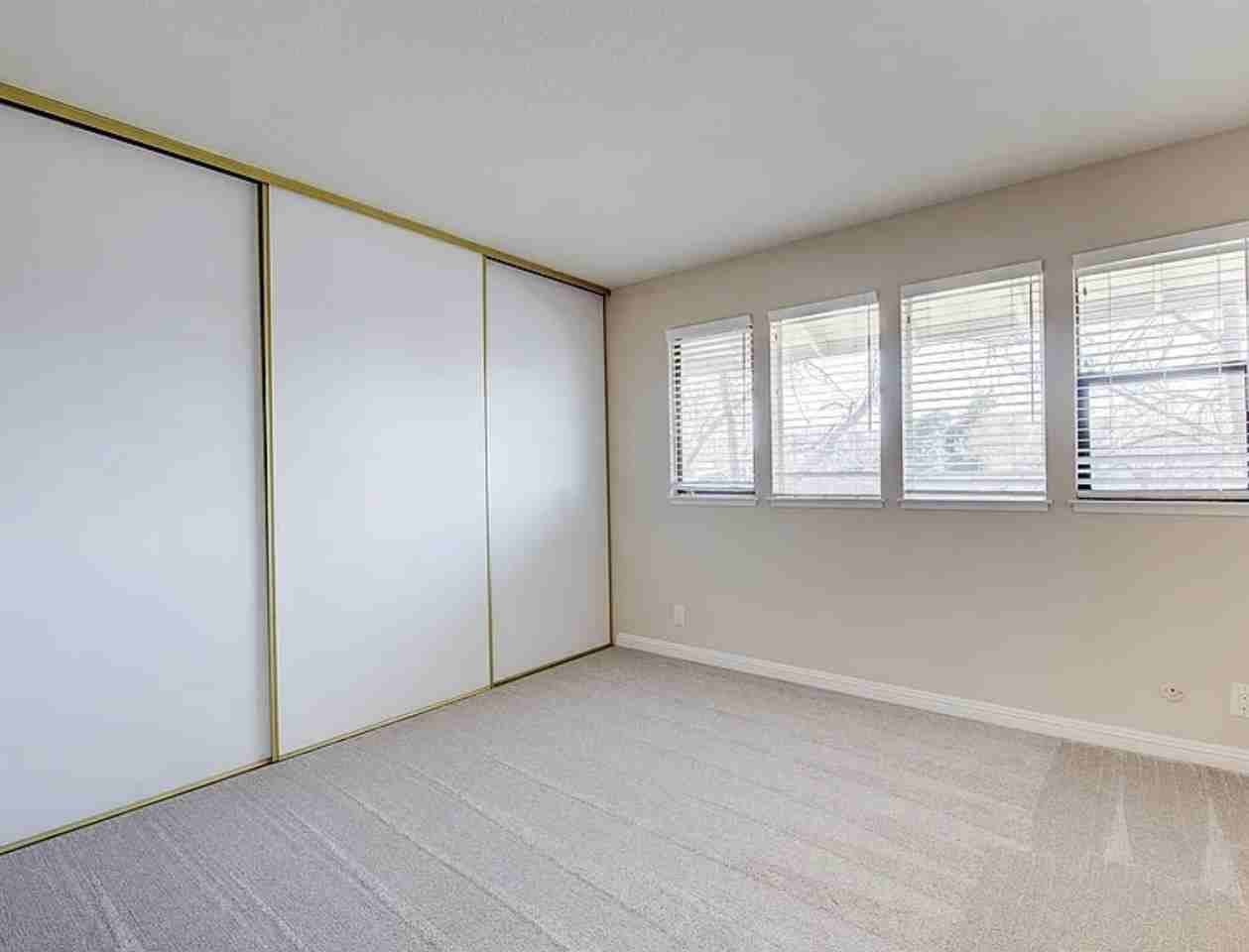 2415 Horizon Ln #129 - Photo 2 of 20