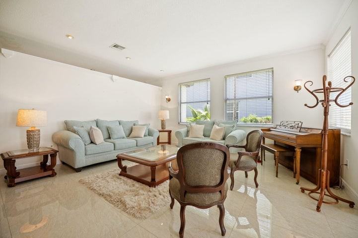 9058 Alexandra Circle - Photo 2 of 8