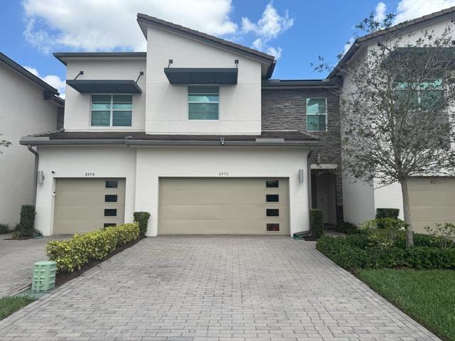 8975 Kingsmoor Way - Photo 3 of 8