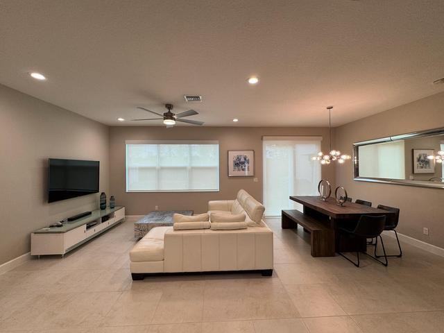 8975 Kingsmoor Way - Photo 4 of 8