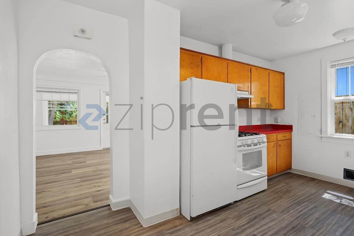 6525 N Montana Ave - Photo 7 of 19