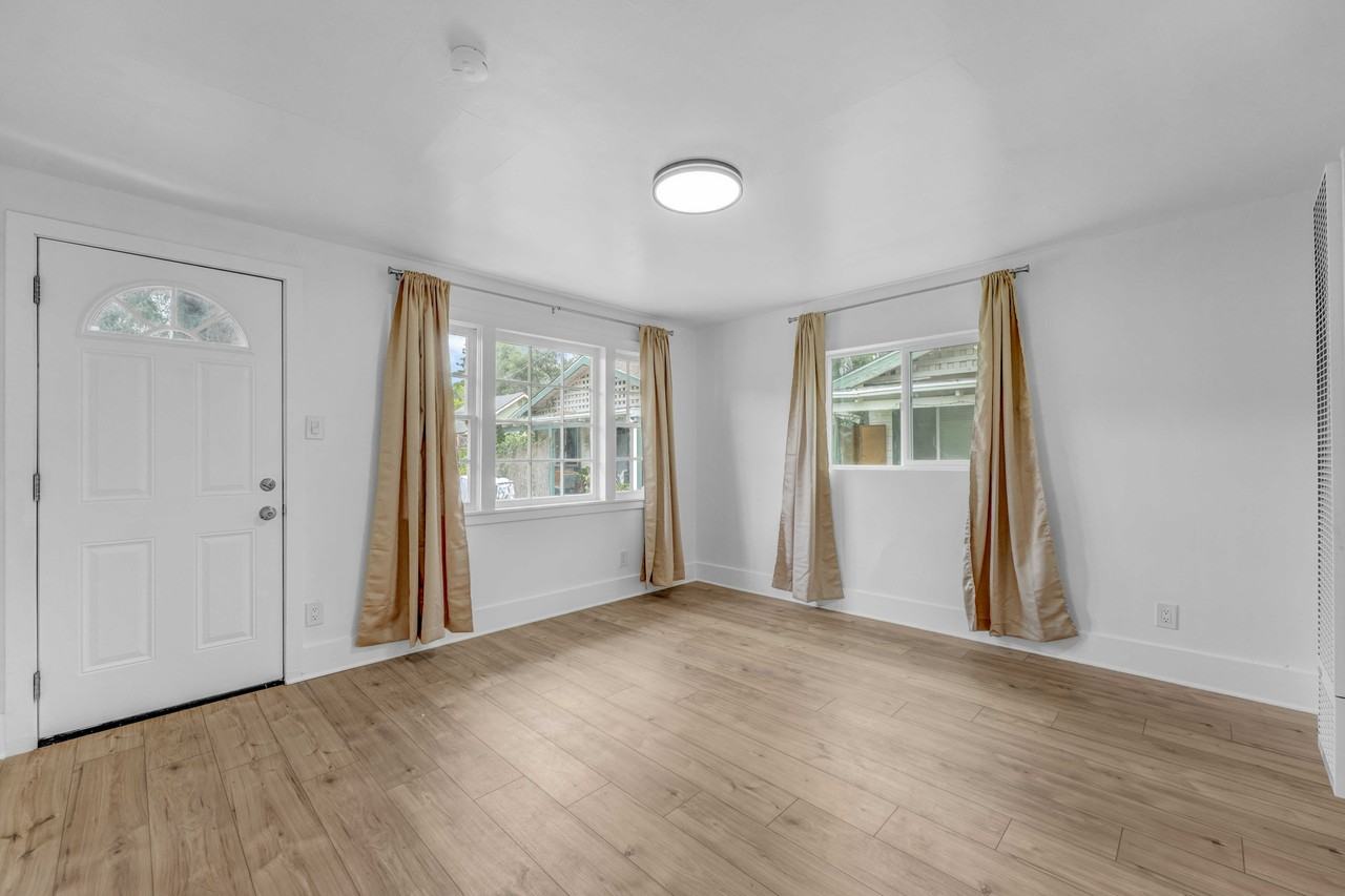 812 Spring St #A - Photo 2 of 14