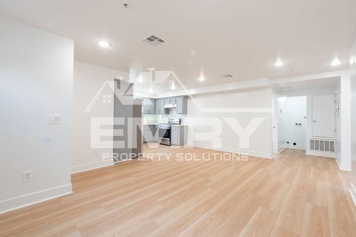 816 N Wilmington Blvd #816 - Photo 4 of 31