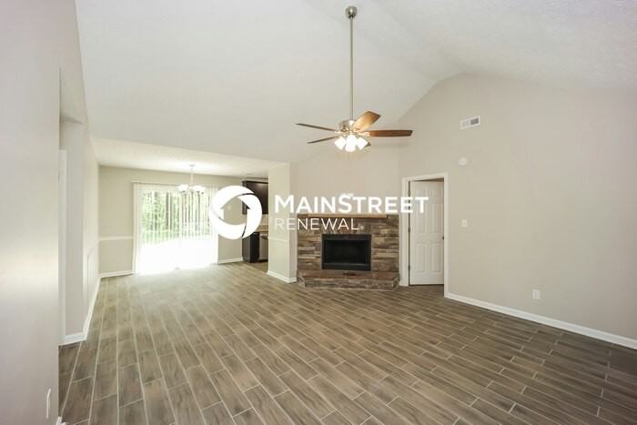 250 Richmond Pl - Photo 4 of 16