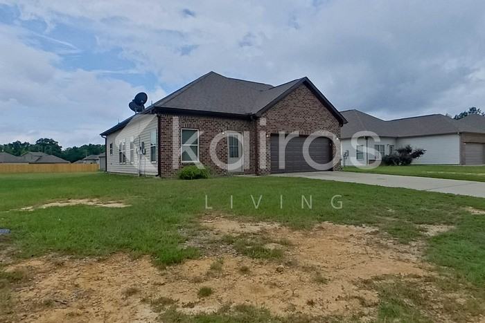 520 White Oak Cir - Photo 2 of 28