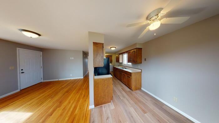 432 E Turnpike Ave - Photo 3 of 19