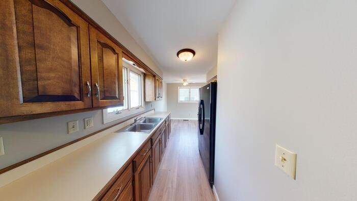 432 E Turnpike Ave - Photo 4 of 19