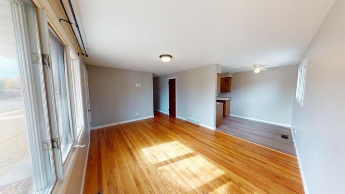 432 E Turnpike Ave - Photo 6 of 19