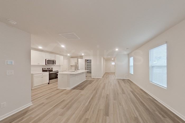 113 Inez Ave - Photo 4 of 32