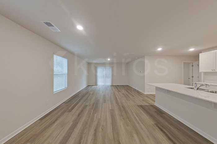 113 Inez Ave - Photo 5 of 32