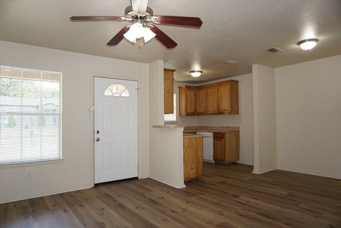 5111 Flamingo Rd - Photo 3 of 14